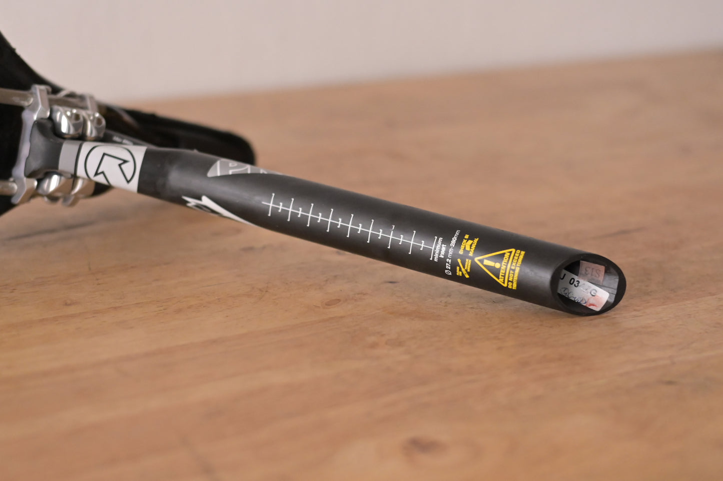 Pro carbon seatpost 27.2/280mm + Prologo saddle